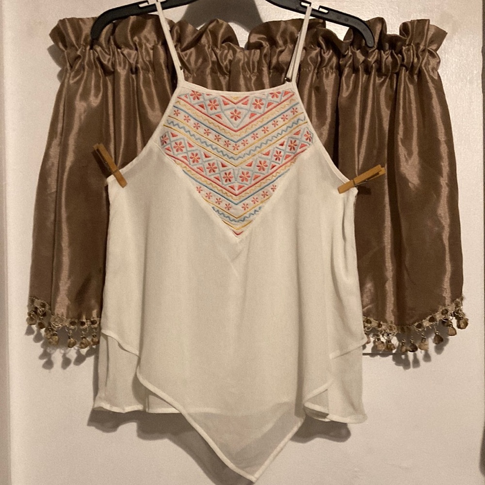 Embroidered Sheer Top w/ Handkerchief Hem Size Small